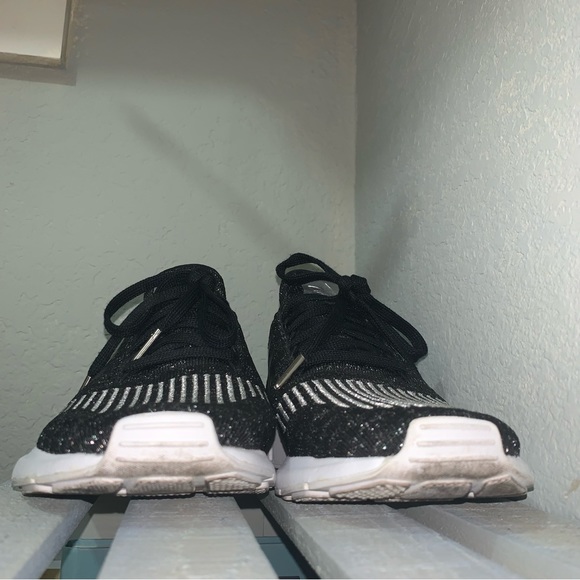 Adidas Swift Run - Picture 2 of 6